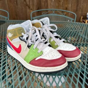 Nike Boys Kids Sneakers in Red, Green, and Gold 5Y